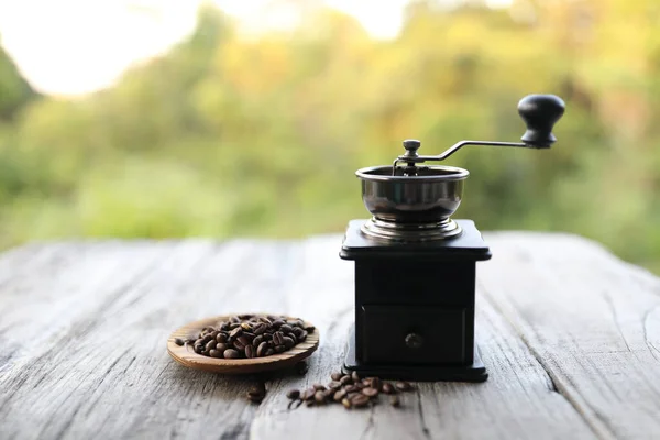 Roasted Coffee Beans Small Vintage Grinder — Foto Stock