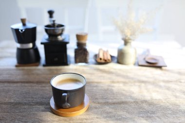 Kahve fincanı ve kahve takımı.