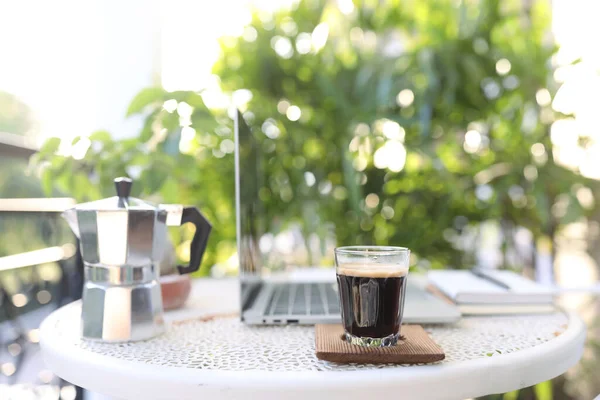 Coffee Glass Cup Moka Pot Laptop Metal Table — Stock Photo, Image