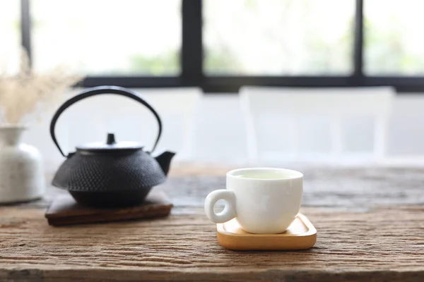 White Tea Cup Black Metal Teapot — Fotografia de Stock