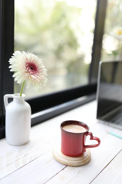 Red Coffee Cup Gerbera Flower — Photo