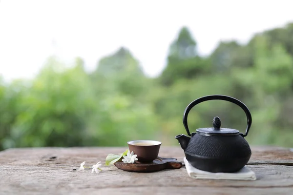 Чорний Старовинний Чайник Чашка Відкритому Повітрі — стокове фото