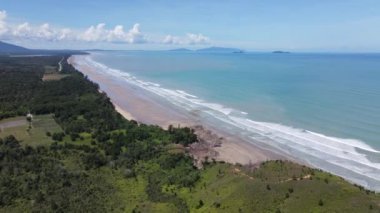 Sarawak ve Borneo Adası 'nın güney kesimindeki Pugu, Gondol, Siar ve Pandan Sahilleri.