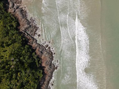 Sarawak ve Borneo Adası 'nın güney kesimindeki Pugu, Gondol, Siar ve Pandan Sahilleri.