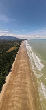 Sarawak ve Borneo Adası 'nın güney kesimindeki Pugu, Gondol, Siar ve Pandan Sahilleri.