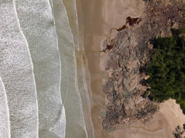 Sarawak ve Borneo Adası 'nın güney kesimindeki Pugu, Gondol, Siar ve Pandan Sahilleri.