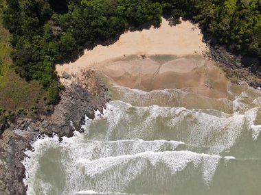 Sarawak ve Borneo Adası 'nın güney kesimindeki Pugu, Gondol, Siar ve Pandan Sahilleri.