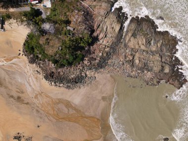 Sarawak ve Borneo Adası 'nın güney kesimindeki Pugu, Gondol, Siar ve Pandan Sahilleri.