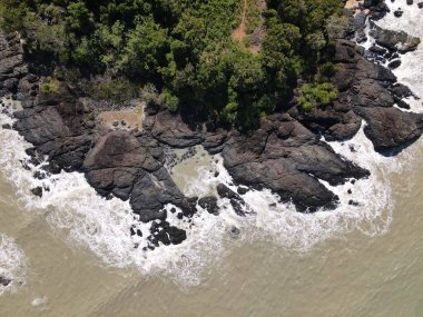 Sarawak ve Borneo Adası 'nın güney kesimindeki Pugu, Gondol, Siar ve Pandan Sahilleri.
