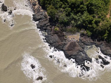 Sarawak ve Borneo Adası 'nın güney kesimindeki Pugu, Gondol, Siar ve Pandan Sahilleri.