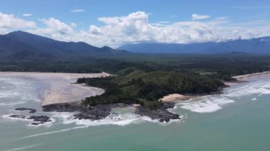 Sarawak ve Borneo Adası 'nın güney kesimindeki Pugu, Gondol, Siar ve Pandan Sahilleri.