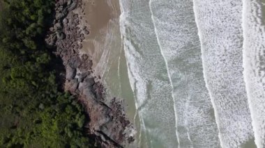 Sarawak ve Borneo Adası 'nın güney kesimindeki Pugu, Gondol, Siar ve Pandan Sahilleri.