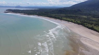 Sarawak ve Borneo Adası 'nın güney kesimindeki Pugu, Gondol, Siar ve Pandan Sahilleri.