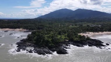 Sarawak ve Borneo Adası 'nın güney kesimindeki Pugu, Gondol, Siar ve Pandan Sahilleri.