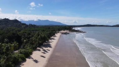 Sarawak ve Borneo Adası 'nın güney kesimindeki Pugu, Gondol, Siar ve Pandan Sahilleri.