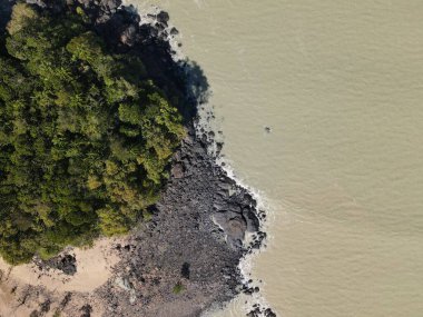 Sarawak ve Borneo Adası 'nın güney kesimindeki Pugu, Gondol, Siar ve Pandan Sahilleri.