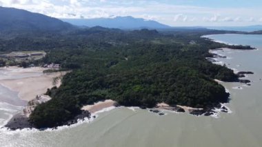 Sarawak ve Borneo Adası 'nın güney kesimindeki Pugu, Gondol, Siar ve Pandan Sahilleri.