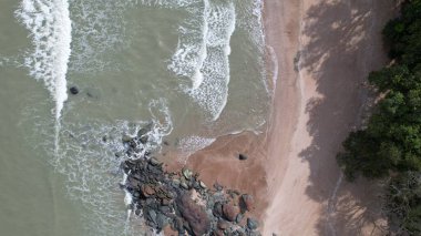 Telok Teluk Melano Sahil Hattı ve Serabang Plajı Sarawak ve Borneo Adası 'nın Tanjung Datu bölgesinin en güney ucunda.
