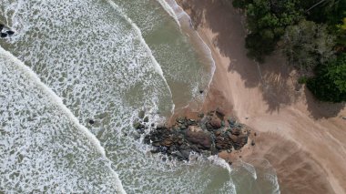 Telok Teluk Melano Sahil Hattı ve Serabang Plajı Sarawak ve Borneo Adası 'nın Tanjung Datu bölgesinin en güney ucunda.