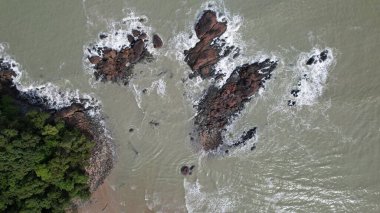 Telok Teluk Melano Sahil Hattı ve Serabang Plajı Sarawak ve Borneo Adası 'nın Tanjung Datu bölgesinin en güney ucunda.