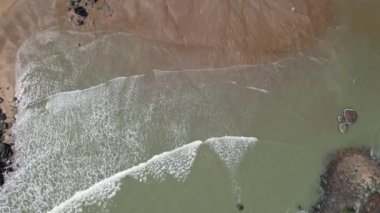 Telok Teluk Melano Sahil Hattı ve Serabang Plajı Sarawak ve Borneo Adası 'nın Tanjung Datu bölgesinin en güney ucunda.