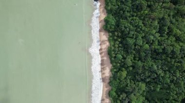 Telok Teluk Melano Sahil Hattı ve Serabang Plajı Sarawak ve Borneo Adası 'nın Tanjung Datu bölgesinin en güney ucunda.