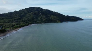 Telok Teluk Melano Sahil Hattı ve Serabang Plajı Sarawak ve Borneo Adası 'nın Tanjung Datu bölgesinin en güney ucunda.
