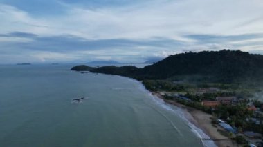 Telok Teluk Melano Sahil Hattı ve Serabang Plajı Sarawak ve Borneo Adası 'nın Tanjung Datu bölgesinin en güney ucunda.