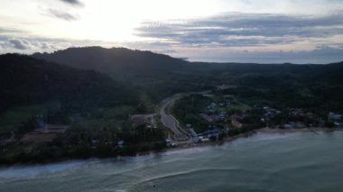 Telok Teluk Melano Sahil Hattı ve Serabang Plajı Sarawak ve Borneo Adası 'nın Tanjung Datu bölgesinin en güney ucunda.