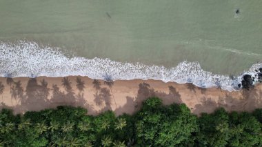Telok Teluk Melano Sahil Hattı ve Serabang Plajı Sarawak ve Borneo Adası 'nın Tanjung Datu bölgesinin en güney ucunda.