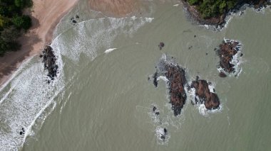 Telok Teluk Melano Sahil Hattı ve Serabang Plajı Sarawak ve Borneo Adası 'nın Tanjung Datu bölgesinin en güney ucunda.