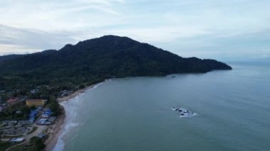 Telok Teluk Melano Sahil Hattı ve Serabang Plajı Sarawak ve Borneo Adası 'nın Tanjung Datu bölgesinin en güney ucunda.