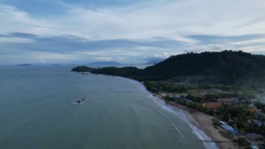 Telok Teluk Melano Sahil Hattı ve Serabang Plajı Sarawak ve Borneo Adası 'nın Tanjung Datu bölgesinin en güney ucunda.