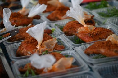 Kuching, Sarawak Malezya - 5 Nisan 2022: Malezya 'daki Malezya Ramazan Pazarı (Pasar Ramazan)