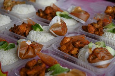 Kuching, Sarawak Malezya - 5 Nisan 2022: Malezya 'daki Malezya Ramazan Pazarı (Pasar Ramazan)