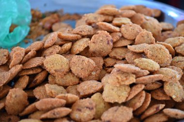 Kuching, Sarawak Malezya - 5 Nisan 2022: Malezya 'daki Malezya Ramazan Pazarı (Pasar Ramazan)