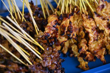 Kuching, Sarawak Malezya - 5 Nisan 2022: Malezya 'daki Malezya Ramazan Pazarı (Pasar Ramazan)