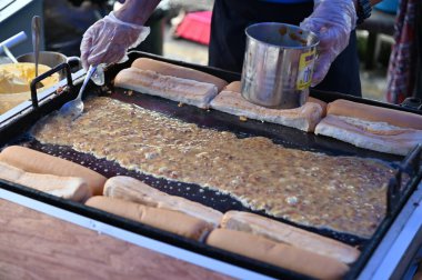 Kuching, Sarawak Malezya - 5 Nisan 2022: Malezya 'daki Malezya Ramazan Pazarı (Pasar Ramazan)