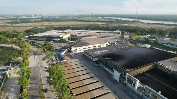 マレーシア サラワク州クチン2022年4月7日 主要電子 太陽光 半導体工場が集積するサマーヤ軽工業地帯 — ストック写真