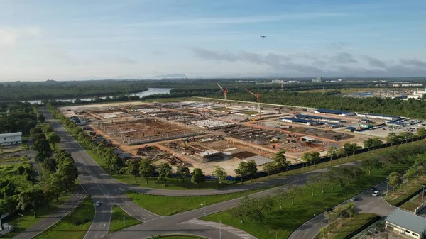 Kuching, Sarawak Malaysia - 7 Nisan 2022: Tüm büyük elektronik, güneş ve yarı iletken santrallerinin bulunduğu Samajaya Işık Sanayi Bölgesi