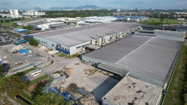 Kuching, Sarawak Malaysia - 7 Nisan 2022: Tüm büyük elektronik, güneş ve yarı iletken santrallerinin bulunduğu Samajaya Işık Sanayi Bölgesi