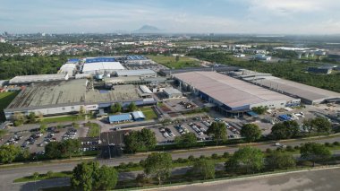 Kuching, Sarawak Malaysia - 7 Nisan 2022: Tüm büyük elektronik, güneş ve yarı iletken santrallerinin bulunduğu Samajaya Işık Sanayi Bölgesi