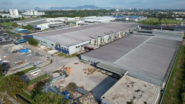 Kuching, Sarawak Malaysia - 7 Nisan 2022: Tüm büyük elektronik, güneş ve yarı iletken santrallerinin bulunduğu Samajaya Işık Sanayi Bölgesi