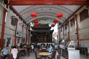 Kuching, Sarawak Malezya - 8 Nisan 2022: The Old Court House, India Street ve Carpenter Street