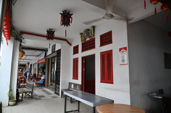 Kuching, Sarawak Malezya - 8 Nisan 2022: The Old Court House, India Street ve Carpenter Street