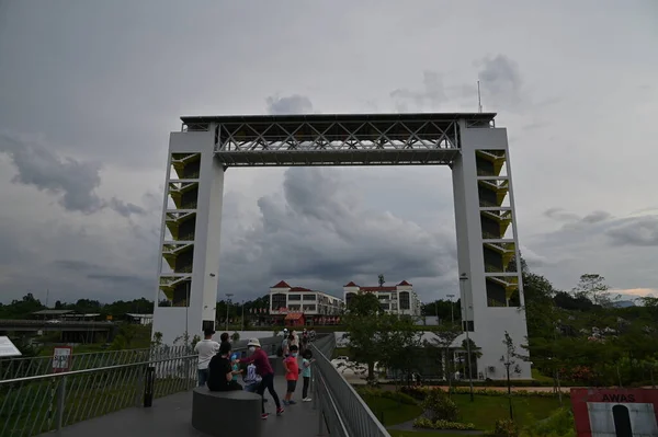 Batu Kawa Waterfront Riverside Park Punto Riferimento Sky Bridge Suoi — Foto Stock