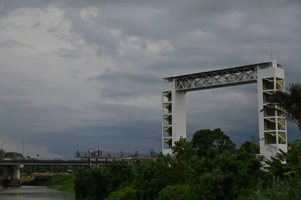 Batu Kawa Waterside Park Ορόσημο Γέφυρα Του Ουρανού Και Γύρω — Φωτογραφία Αρχείου