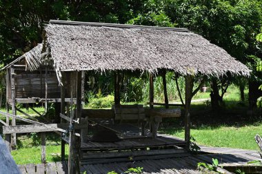 Kuching, Sarawak Malezya - 1 Mayıs 2022: Çeşitlendirilmiş Aborjin ve Yerlilerin Gösterisiyle Saray Kültür Köyü