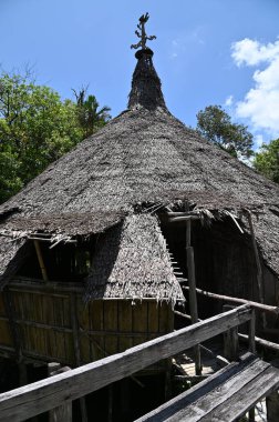 Kuching, Sarawak Malezya - 1 Mayıs 2022: Çeşitlendirilmiş Aborjin ve Yerlilerin Gösterisiyle Saray Kültür Köyü