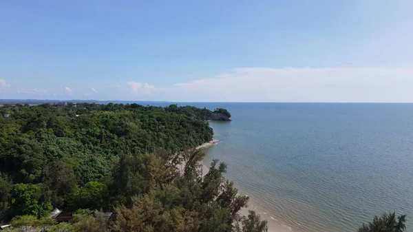 Miri Şehri 'nin ünlü plajları, nehirleri, şehirleri ve manzaralı çevresiyle Landmark ve Turist Çekim alanları